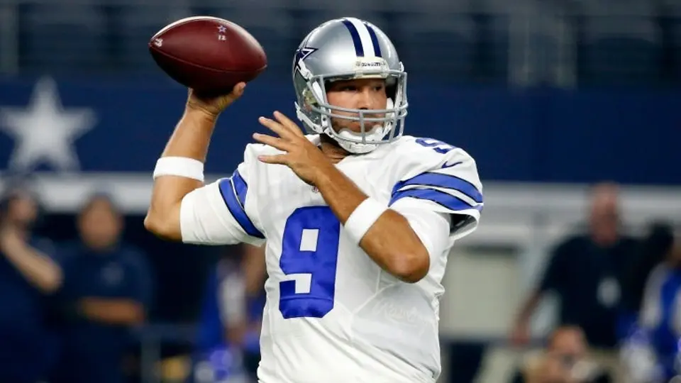 Tony Romo se lesiona en juego de pretemporada