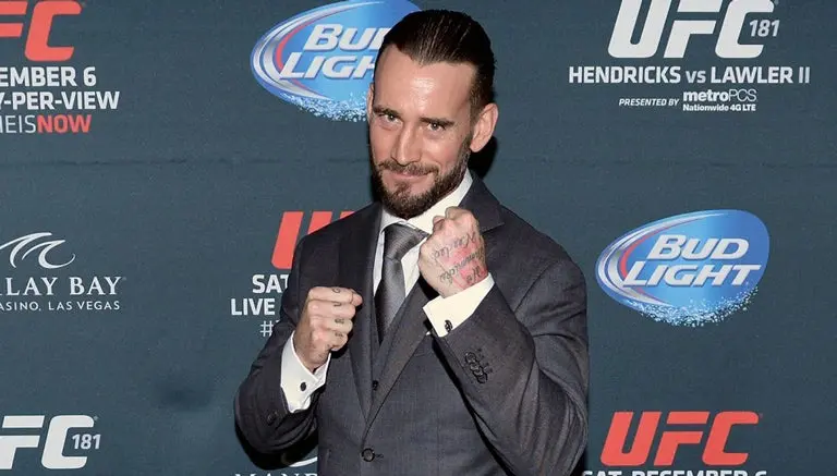 CM Punk retrasa su debut en UFC por cirugía