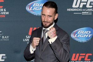 CM Punk retrasa su debut en UFC por cirugía