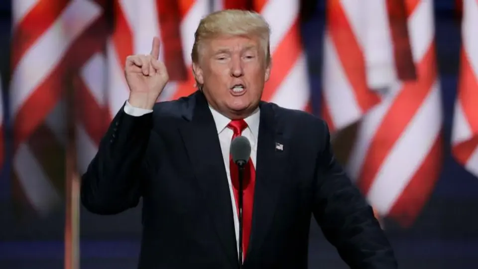 Trump insiste construir muro tras aceptar candidatura republicana