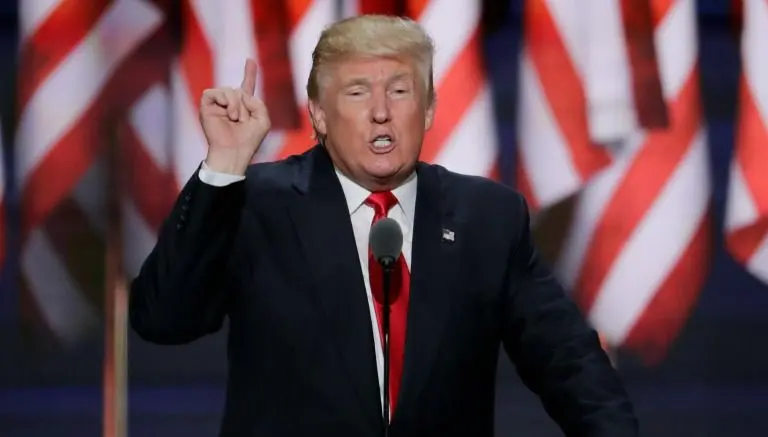 Trump insiste construir muro tras aceptar candidatura republicana