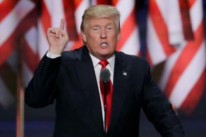 Trump insiste construir muro tras aceptar candidatura republicana
