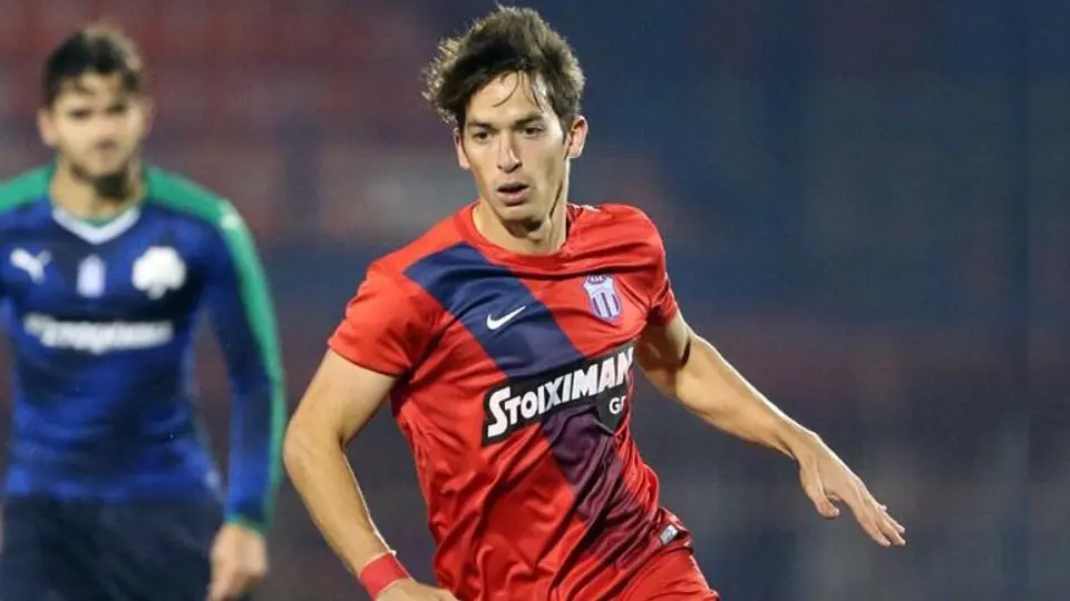 Pedro Arce Latapí renueva con el Veria de Grecia