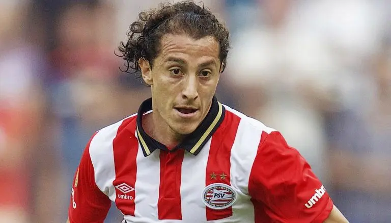 Equipos felicitan a Guardado por su cumpleaños