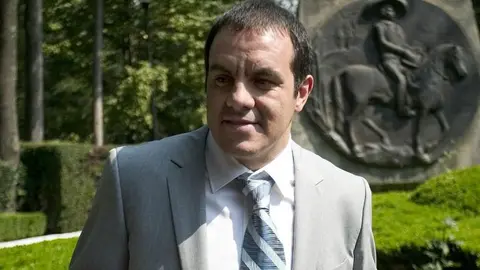 'Cuau' presenta demanda por escándalo de contrato