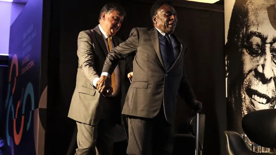 Pelé se descarta para encender el pebetero olímpico