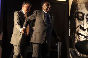 Pelé se descarta para encender el pebetero olímpico