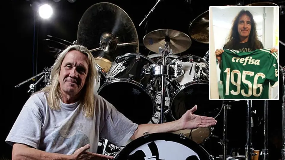 Iron Maiden recibe camisetas personalizadas del Palmeiras