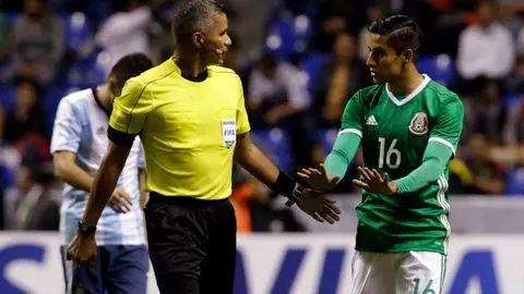 Árbitro anula tanto válido del Tri Sub 23 contra Argentina