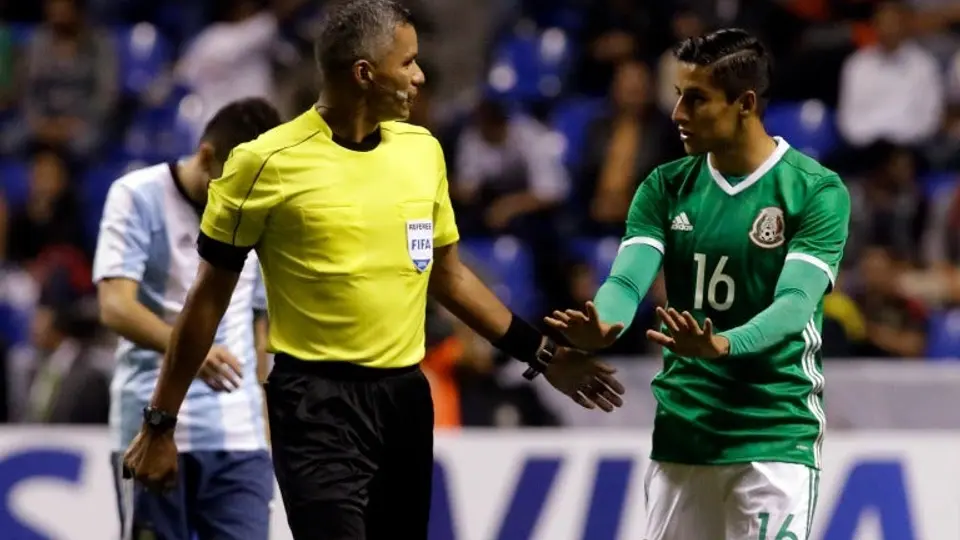 Árbitro anula tanto válido del Tri Sub 23 contra Argentina