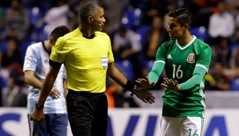 Árbitro anula tanto válido del Tri Sub 23 contra Argentina