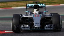 Hamilton prueba nuevo Mercedes para temporada 2016 de F1