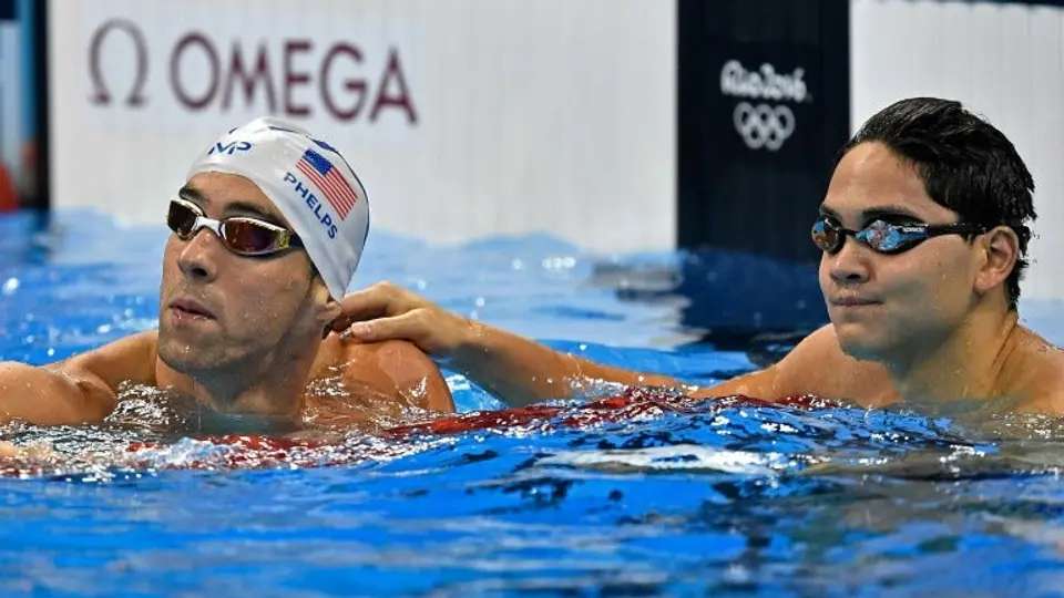 Chica lamenta haber 'bateado' a nadador que venció a Phelps
