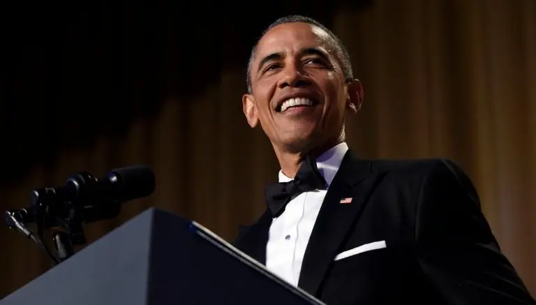 Barack Obama se burla de Donald Trump