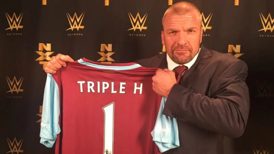 'Andy Carroll tendría futuro en WWE': Triple H