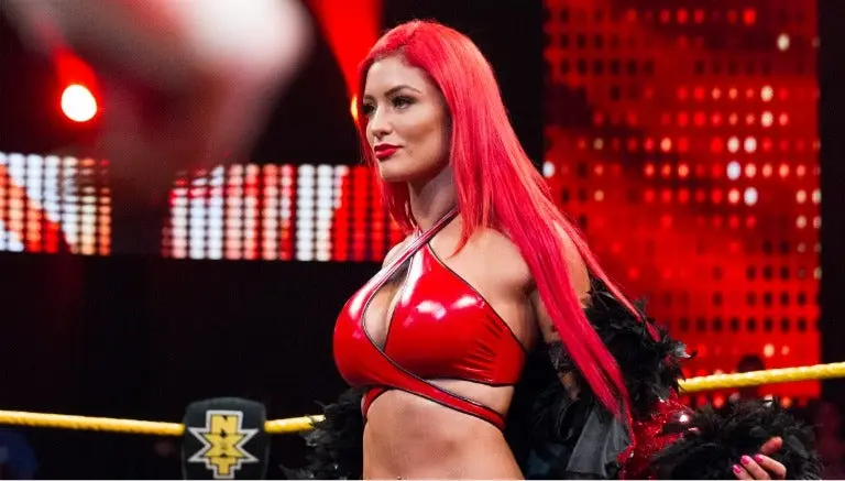 Eva Marie se queda sin sostén en Smackdown