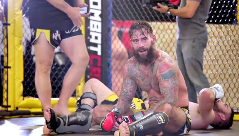CM Punk promete nocaut en debut en la UFC