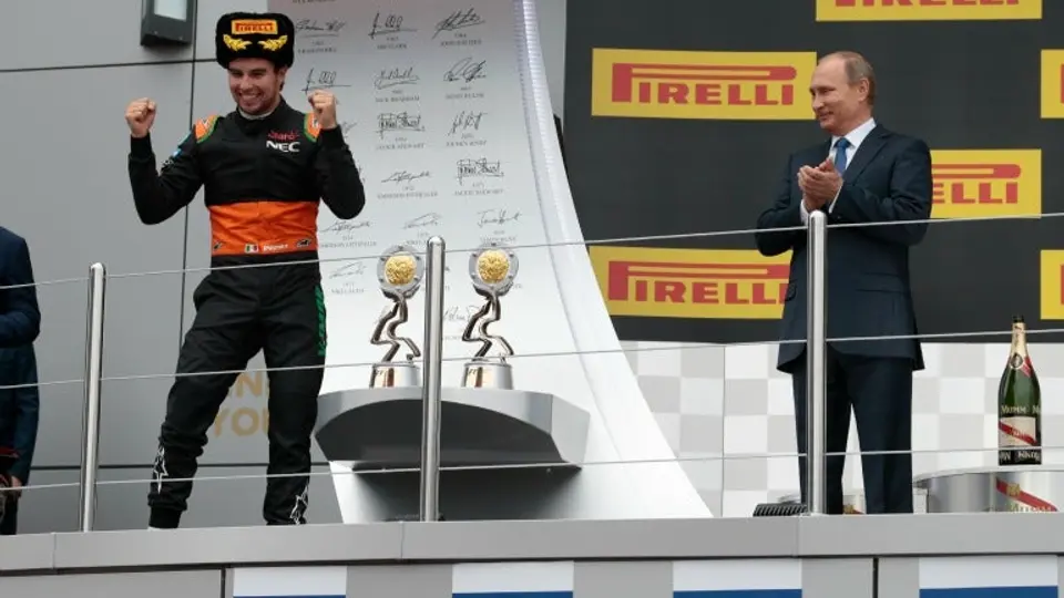Personalidades felicitan a Checo por su 3er lugar en GP de Rusia