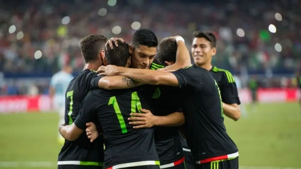 Martí y RÉCORD te invitan a ver al Tri al Azteca
