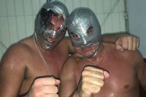 Santo Jr. debuta en México con victoria