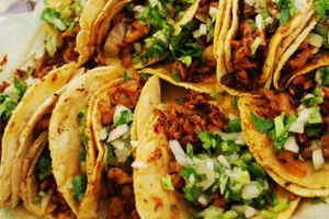 Policías evitan suicidio con invitación a comer tacos