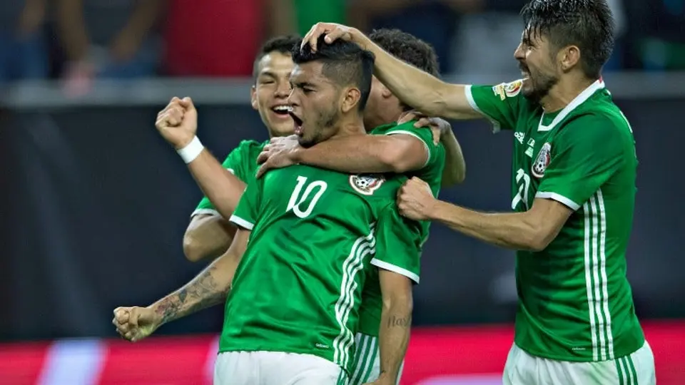 México iguala y amarra la cima del Grupo C