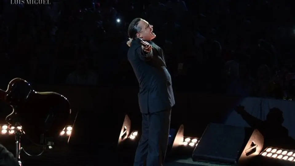 Luis Miguel suspende concierto tras 15 minutos de show