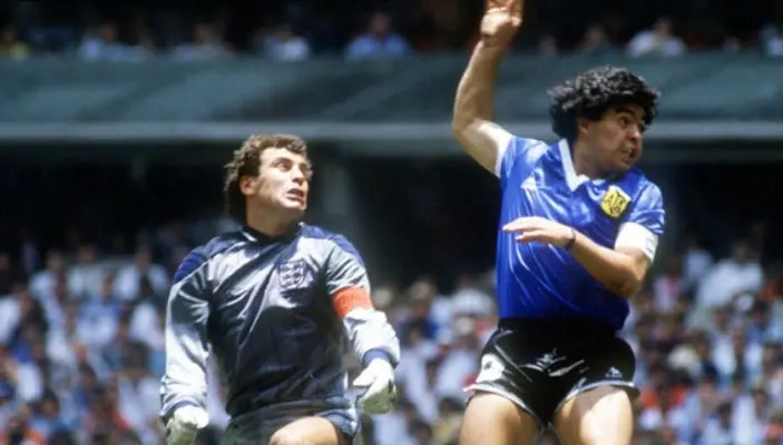 Peter Shilton pide dejar atrás la polémica y respaldar a Inglaterra ante Argentina