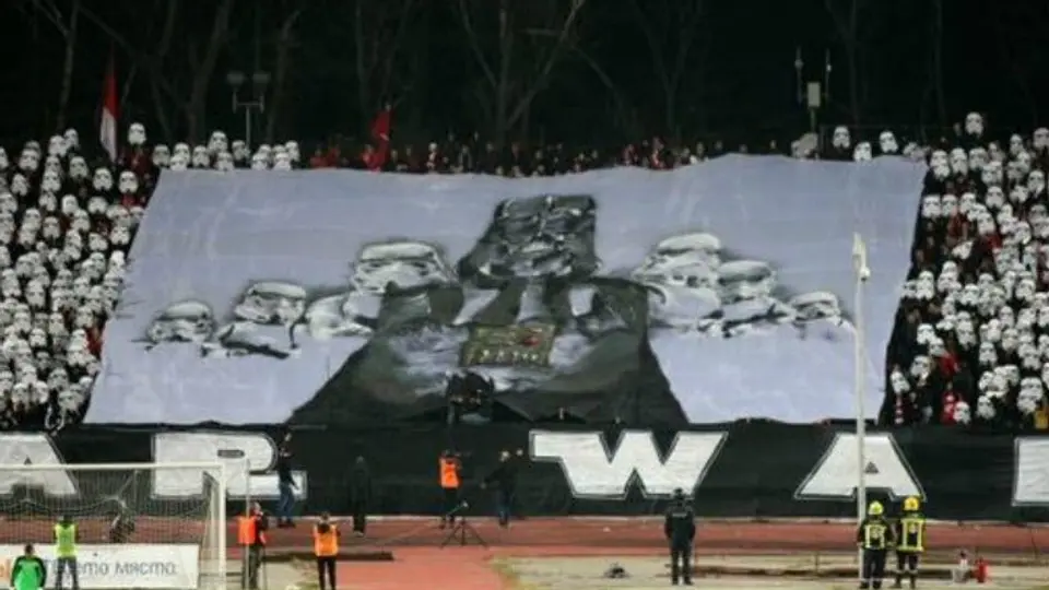 Afición en Bulgaria realizan mosaico a la moda de Star Wars