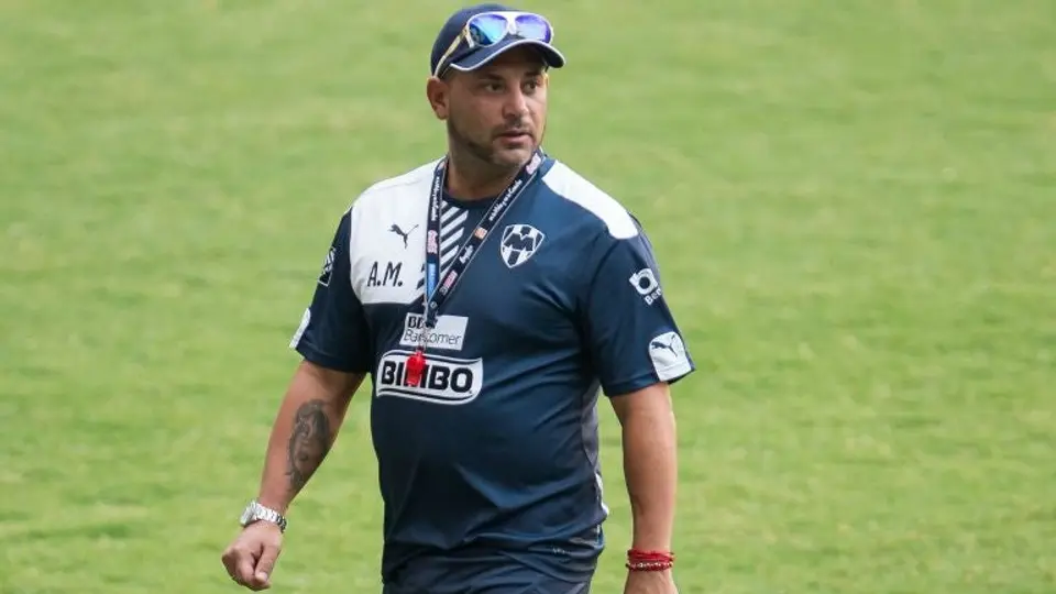 Mohamed desea dirigir al Tri en 2022
