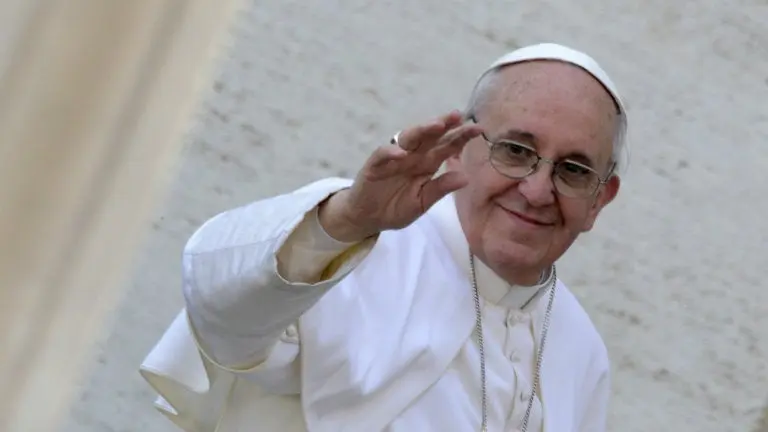 EPN da la bienvenida a Papa Francisco