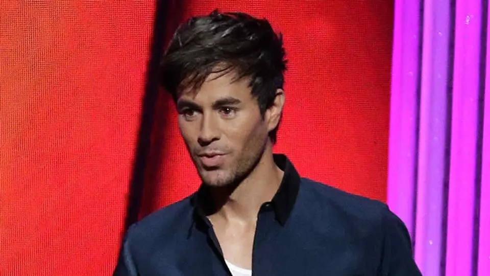 Piden azotar con 'pez tóxico' a promotores de Enrique Iglesias
