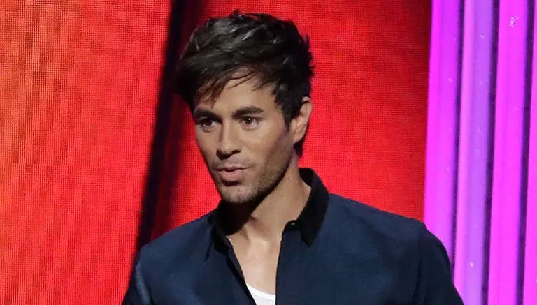 Piden azotar con 'pez tóxico' a promotores de Enrique Iglesias
