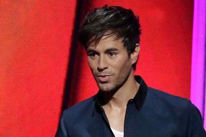 Piden azotar con 'pez tóxico' a promotores de Enrique Iglesias