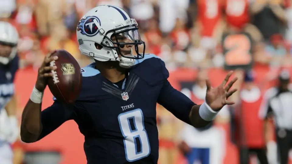 Mariota guía la victoria de Titanes sobre Bucaneros