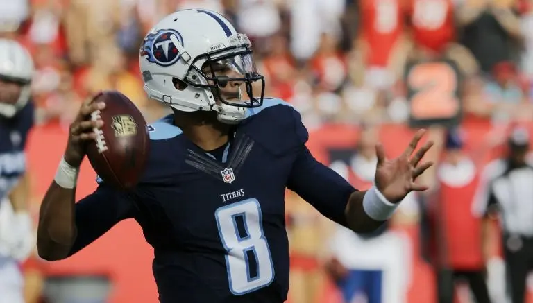 Mariota guía la victoria de Titanes sobre Bucaneros