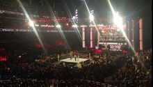 Aficionados se hacen notar en primer evento del año de WWE