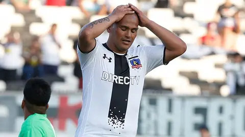 Chupete Suazo demanda a Colo Colo