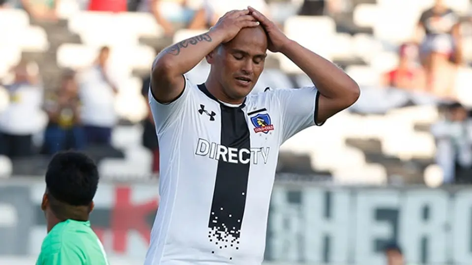 Chupete Suazo demanda a Colo Colo