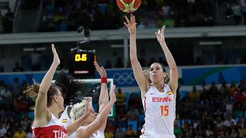España avanza a Semis en basquet con canasta heroica