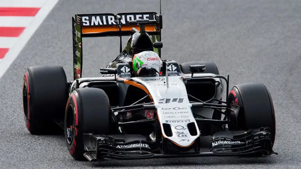 Checo Pérez critica falta de velocidad de Alfonso Celis