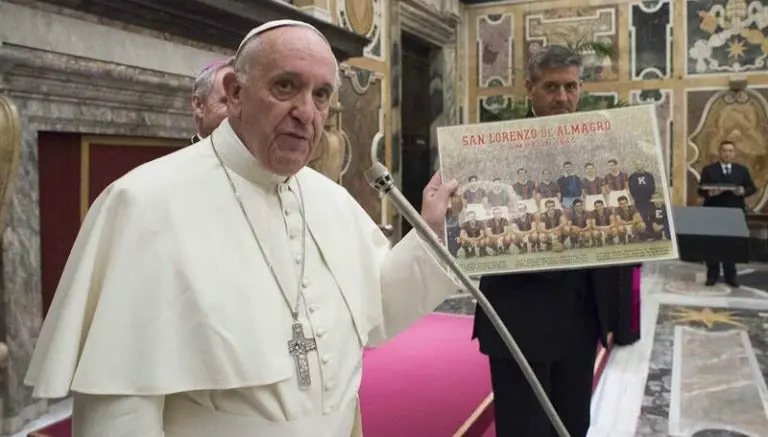 Papa Francisco recibe al San Lorenzo y a la Roma