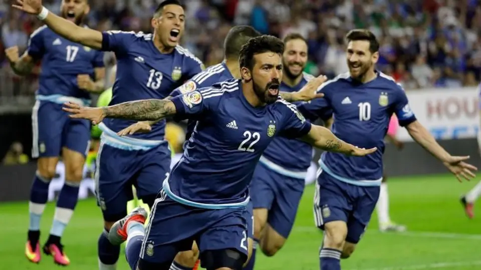 Lavezzi bromea sobre posibilidad de ir a Río con meme