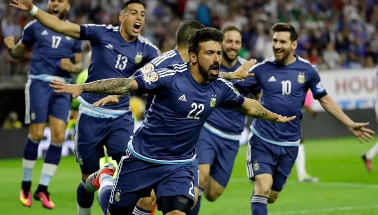 Lavezzi bromea sobre posibilidad de ir a Río con meme