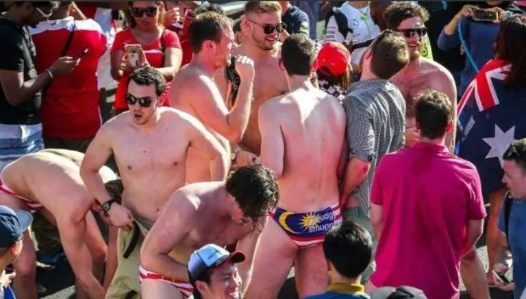 Jóvenes australianos, detenidos por desnudo en GP de Malasia