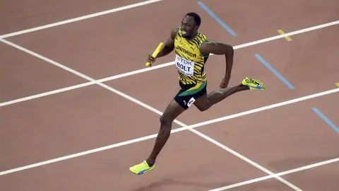 Usain Bolt consultará médico alemán para tratar su desgarre
