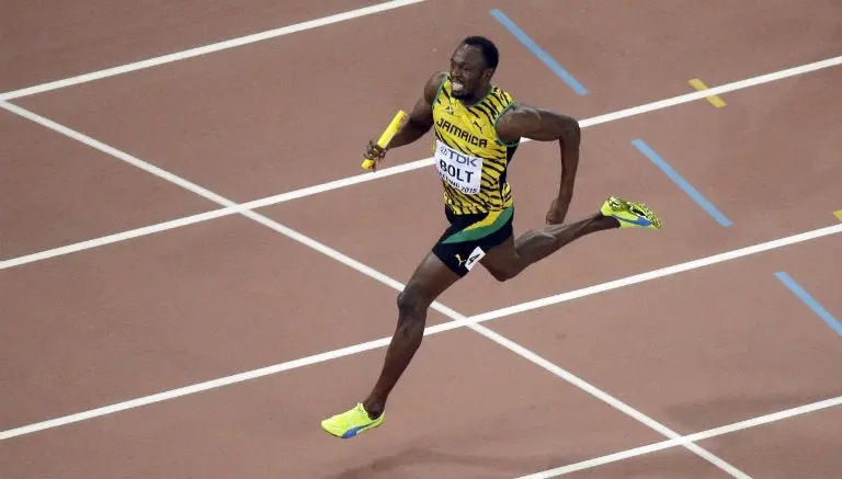 Usain Bolt consultará médico alemán para tratar su desgarre