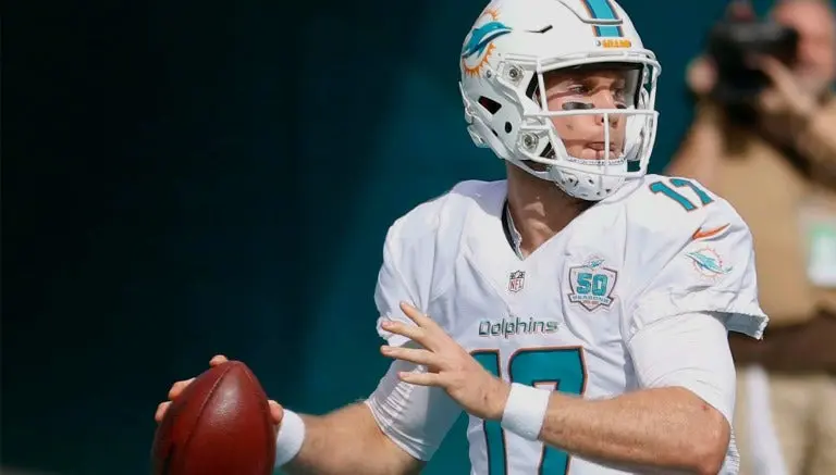 Esposa de jugador de Delfines critica a Tannehill