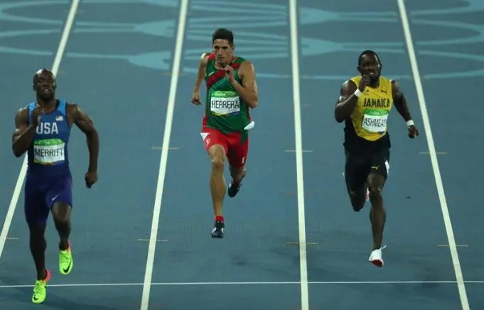 Herrera termina último en 'Semis' de 200m