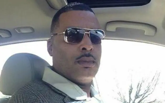 Prófugo envía selfie a policía para su búsqueda